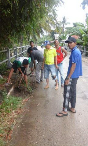 Pemuda Simandolak Gelar Gotong Royong